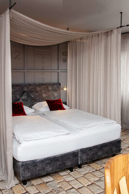 Wallenstein Zimmer im 4 Sterne Ringhotel Reubel